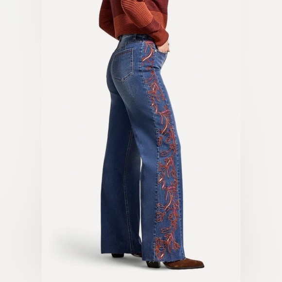 Tribal Women's Brooke High Rise Jeans with Side Embroidery Women’s Size 16 NWT - Picture 2 of 10